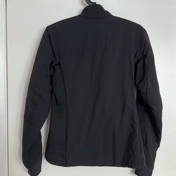 Arc'teryx Atom in Black - Picture 5 of 6